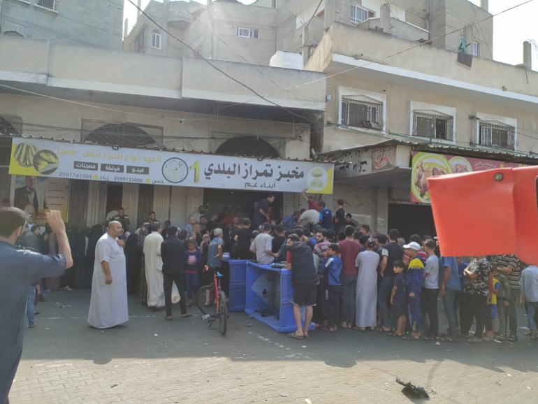 أزمة خبز حادة تواجه أكثر من مليوني فلسطيني في قطاع غزة-رائد موسى-رفح-الجزيرة نت