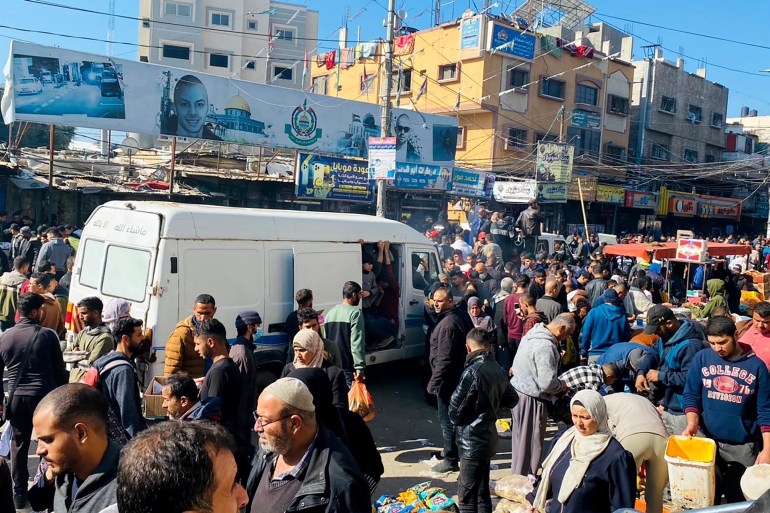 يشكو المتضررون في غزة من عدم حصولهم على نصيبهم من المساعدات الإنسانية-رائد موسى-رفح-الجزيرة نت