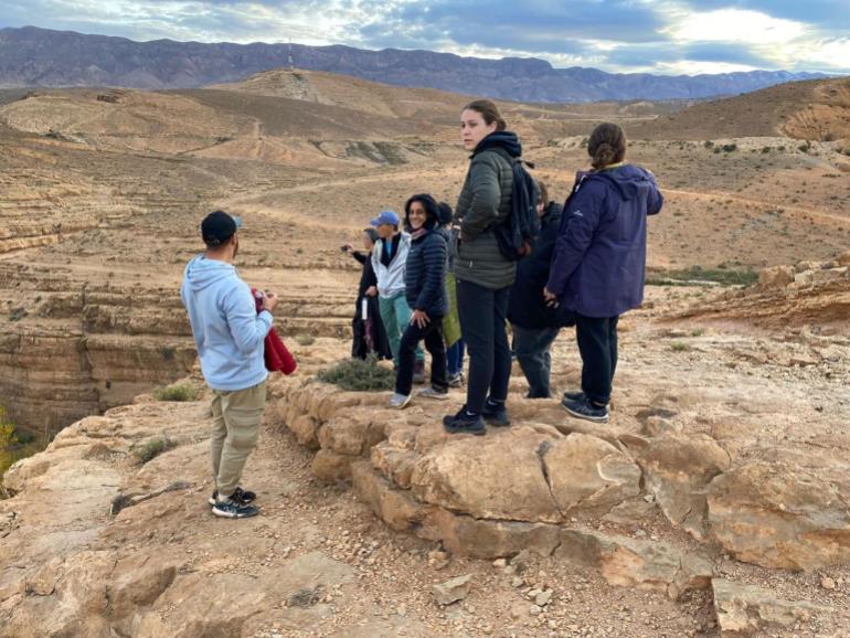 جولة في جبال الجنوب المغربي، استمتاع بالوديان الممتدة والمضايق الجبلية
