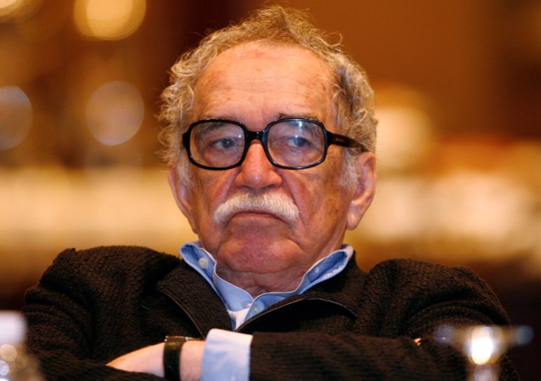 Nobel Prize winner Gabriel Garcia Marquez listens to a speech during a journalism seminar in Monterrey September 1, 2008. Garcia Marquez is in Monterrey to attend the annual New journalism Prize awards, which recognizes and encourages journalism in Latin America. REUTERS/Tomas Bravo (MEXICO)