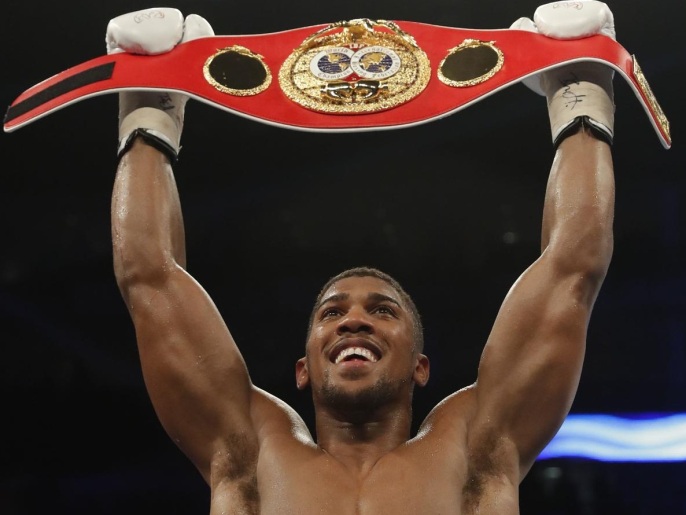 Britain Boxing - Anthony Joshua v Dominic Breazeale IBF World Heavyweight Title - The O2 Arena, London - 25/6/16 Anthony Joshua celebrates his win Action Images via Reuters / Andrew Couldridge Livepic EDITORIAL USE ONLY.