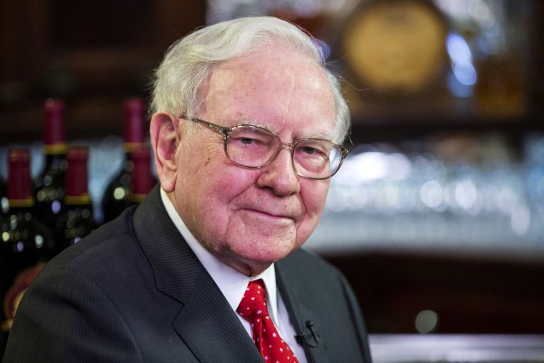 FILE PHOTO: Warren Buffett, Chairman, CEO and largest shareholder of Berkshire Hathaway takes part in interviews before a fundraising luncheon for the nonprofit Glide Foundation in New York September 8, 2015. REUTERS/Lucas Jackson/File Photo