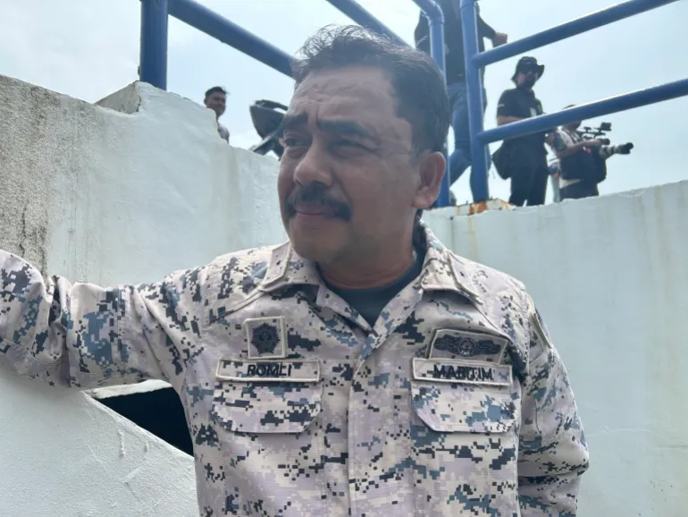 الأدميرال رملي مصطفى_ قوارب مخربو البشر ينقلون اللاجئن غير الشرعيين في قواب مكتظة وتفتقر إلى السلامة