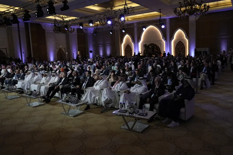 جانب من المشاركين في الجلسة الأولى لمنتدى الجزيرة