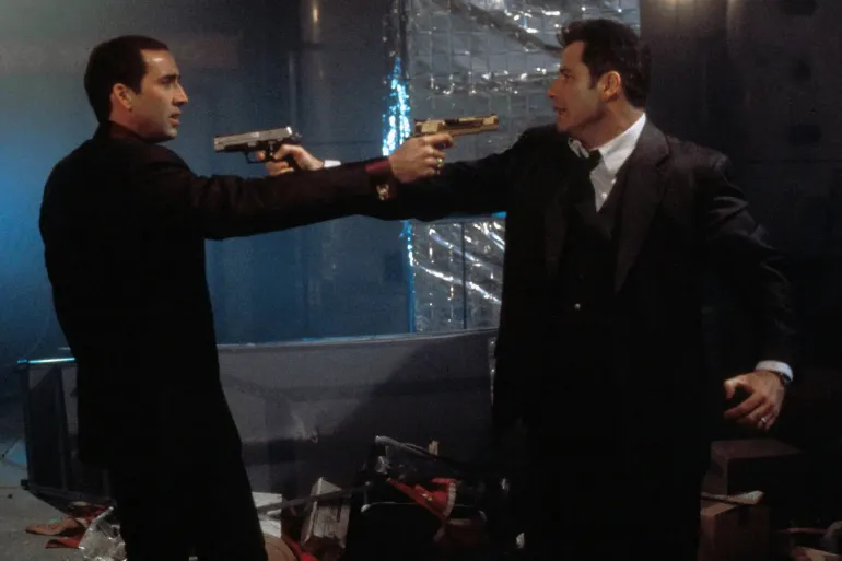 مشهد من فيلم فيس أوف لقتال مخطط بعناية (آي ام دي بي