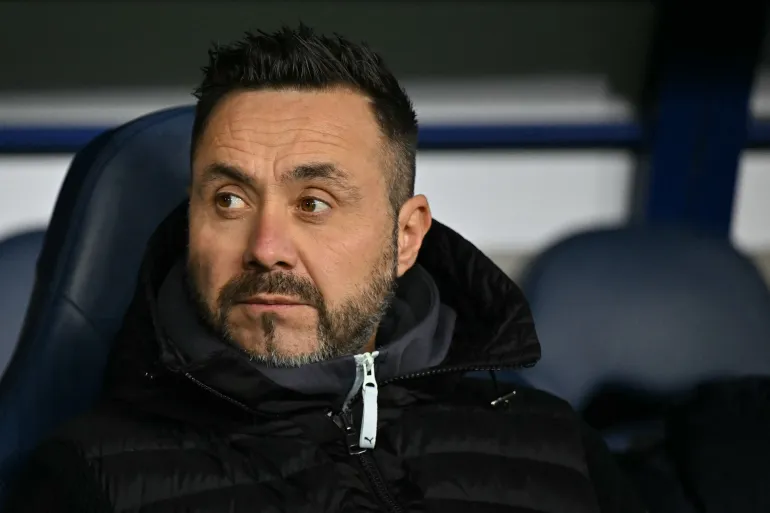 (FILES) Marseille's Italian coach Roberto De Zerbi looks on from the technical area during the French Cup round of 32 football match between FC Bayeux and Olympique de Marseille (OM) at the Michel-d'Ornano Stadium in Caen on January 13, 2026.