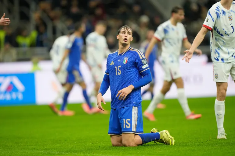 Italy's Pio Esposito reacts during the 2026 World Cup Group I qualifier soccer match between Italy and Norway in Milan, Italy, Sunday, Nov. 16, 2025. (AP Photo/Luca Bruno)