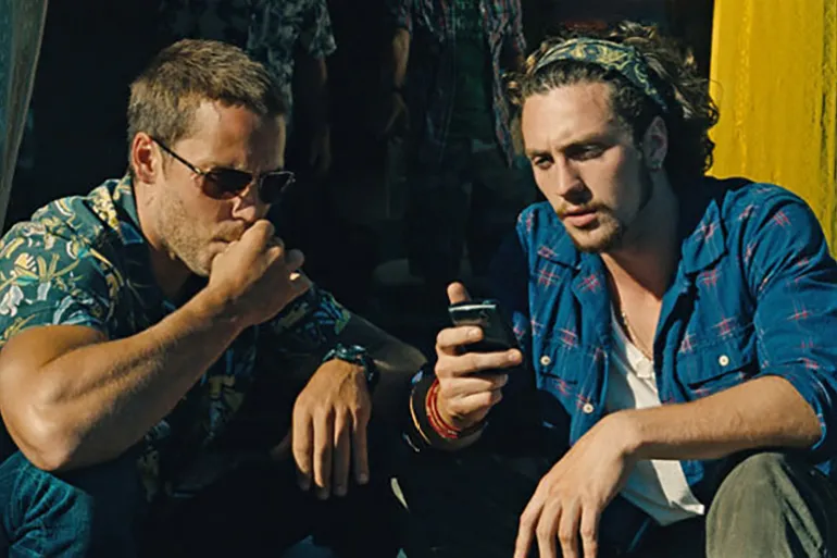 ****داخلية***** 4-مشهد من فيلم متوحشون 2012 (أي ام دي بي)