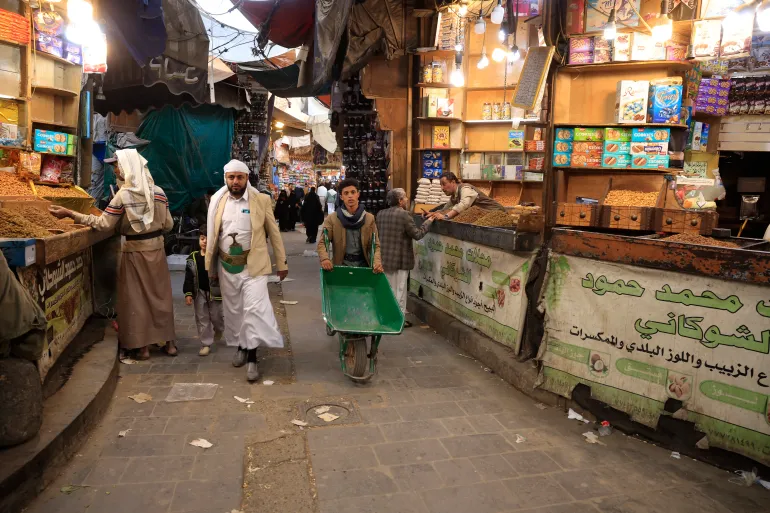 epa12751631 People shop at a market ahead of the fasting month of Ramadan in Sana'a, Yemen, 17 February 2026. Ramadan is expected to begin on 18 February 2026, depending on the sighting of the new crescent moon. Muslims around the world celebrate the holy month of Ramadan by praying during the nighttime and abstaining from eating, drinking, and sexual acts during the period between sunrise and sunset. EPA/YAHYA ARHAB