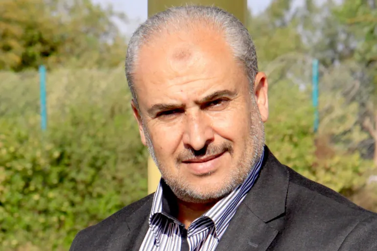 رئيس رابطة الكتاب والأدباء الفلسطينيين عبد الخالق العف (الجزيرة)