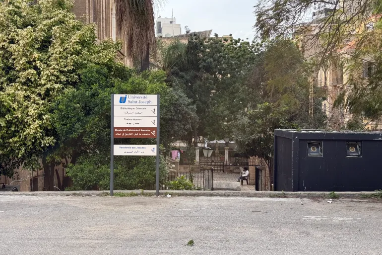 الكنيسة استقبلت أشخاصا من مختلف الجنسيات والثقافات لتصبح نموذجا للتعايش والتآلف