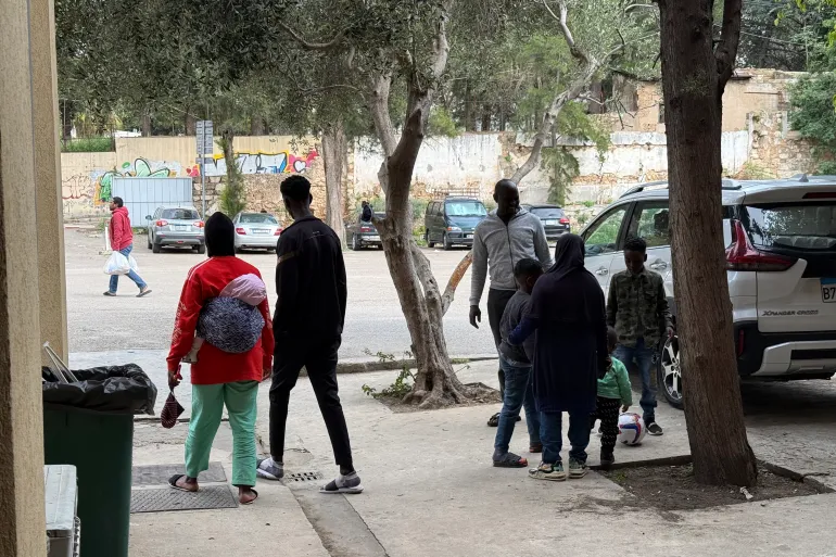 الكنيسة مخصصة بالدرجة الأولى للنازحين الذين لا يملكون مأوى ومعظمهم من السودان وإثيوبيا وبنغلادش وسريلانكا