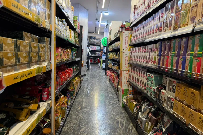 أحد الأسواق التجارية (هايبر ماركت) في منطقة حي حطين غربي بغداد بعد الافطار (3)