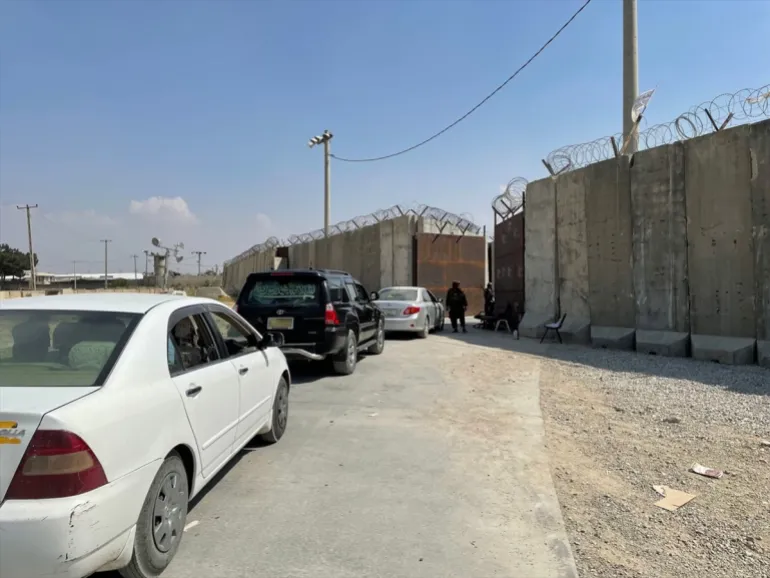 الزنزانة السوداء".. أفغان يروون قصص التعذيب الأمريكية في "باغرام"