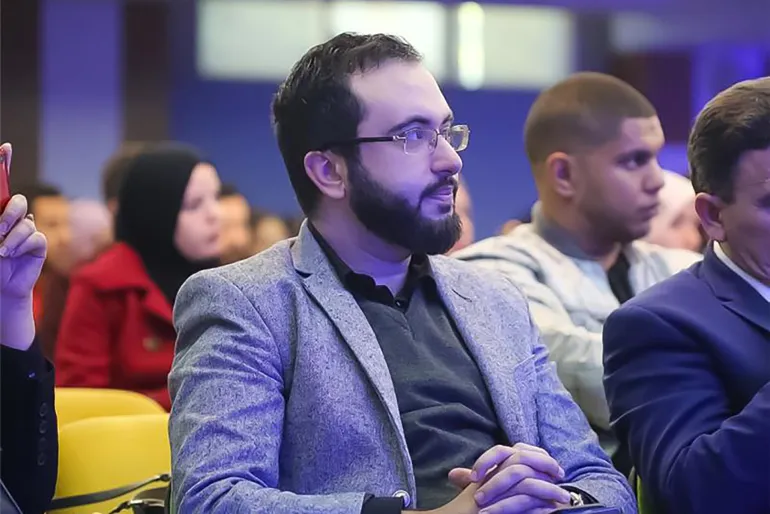 حسام الدين الأسود: تطوير نماذج ذكاء اصطناعي داخلية يمنح المؤسسات سيادة أكبر على بياناتها وفهمًا أفضل للسياق العربي.(الجزيرة)