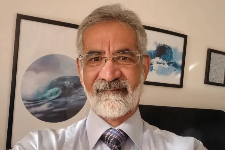 الكاتب والمترجم الإيراني حميد رضا مهاجراني