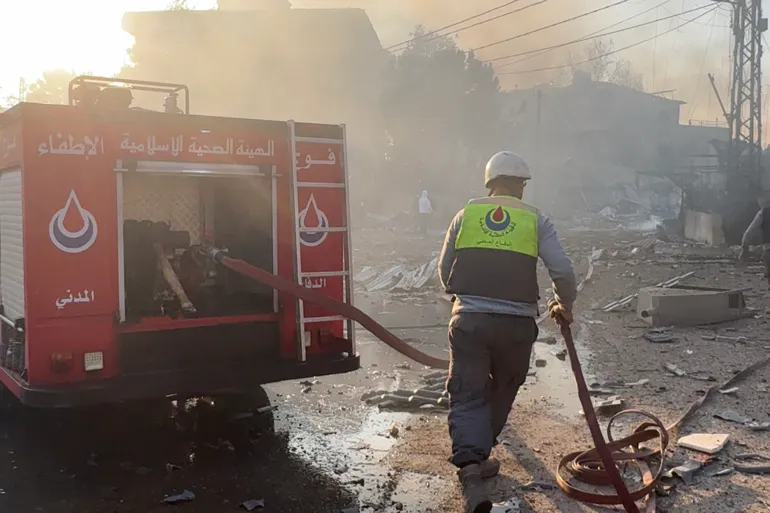 متطوعو الهيئة الصحية في ارض الميدان جنوب لبنان