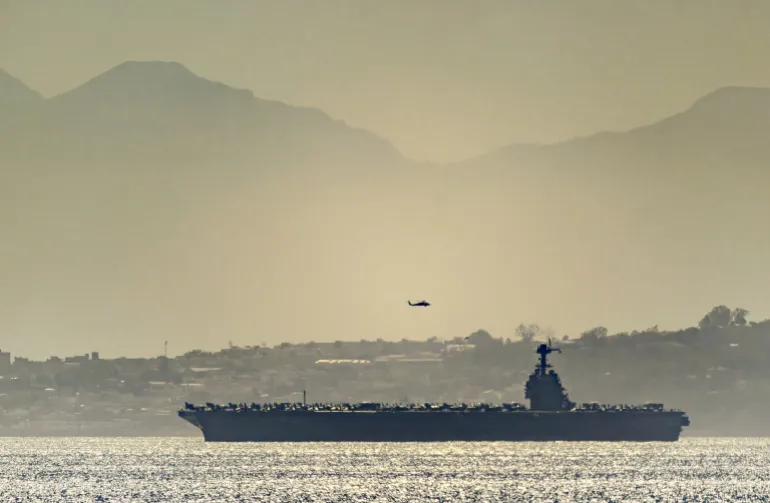 حاملة الطائرات الأمريكية يو إس إس جيرالد فورد تعبر مضيق جبل طارق