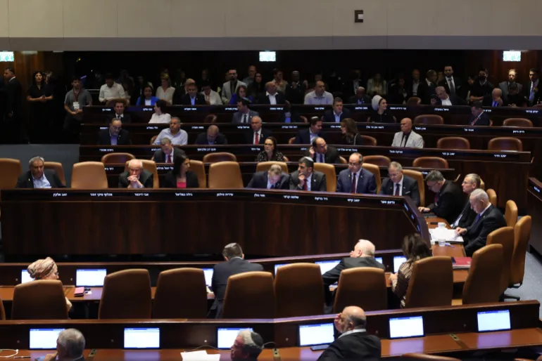 epa12467727 Israeli Prime Minister Benjamin Netanyahu (R) attends the opening of the winter session of the Israeli parliament, Knesset, in Jerusalem, 20 October 2025. EPA/ABIR SULTAN
