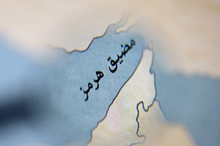 إيران تخطط لنظام جديد لعبور السفن مضيق هرمز بعد الحرب