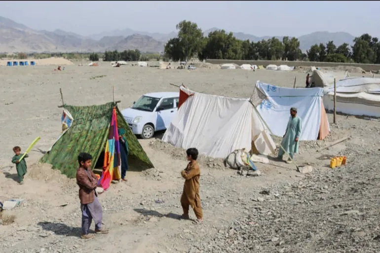 مخيمات مؤقتة في ولاية ننغرهار يستضيف النازحين الفارين من القصف على خط ديورند_