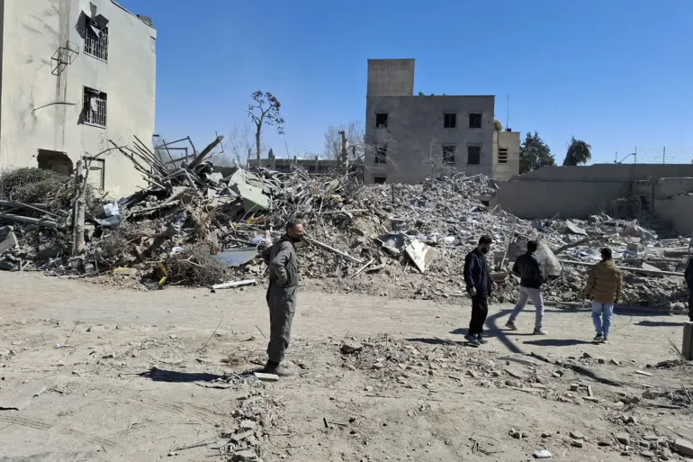 القصف الجوي يتسبب انهيار كاملا لبعض العمارات في طهران