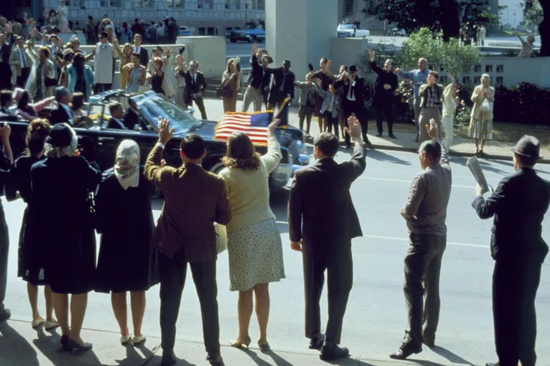 كولومبيا دوبوز، وجودي فاربر، وراندي مينز، وستيف ريد في فيلم جيه اف كي (آي ام دي بي)