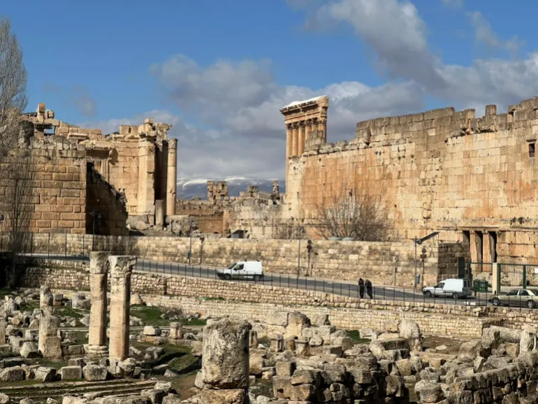 مدينة بعلبك صامدة رغم الغارات الإسرائيلية المتكررة