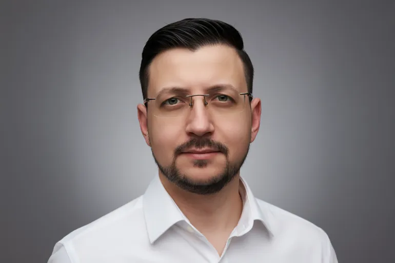 ****داخلية**** 4 - أنس المعراوي: السياسة الجديدة قد تدفع نحو مأسسة المشاريع الجادة لكنها تضع الهواة أمام خيارات صعبة (المصدر: حساب لينكدإن)