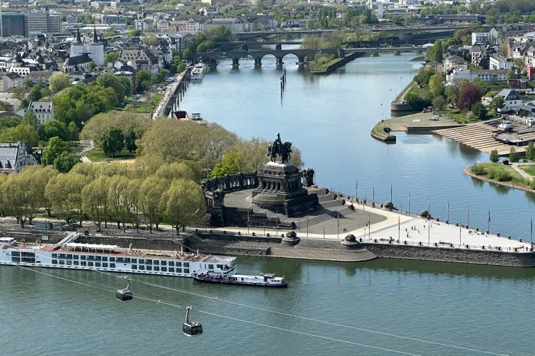 التقاء نهري الراين والموزيل في مدينة كوبلنز الألمانية