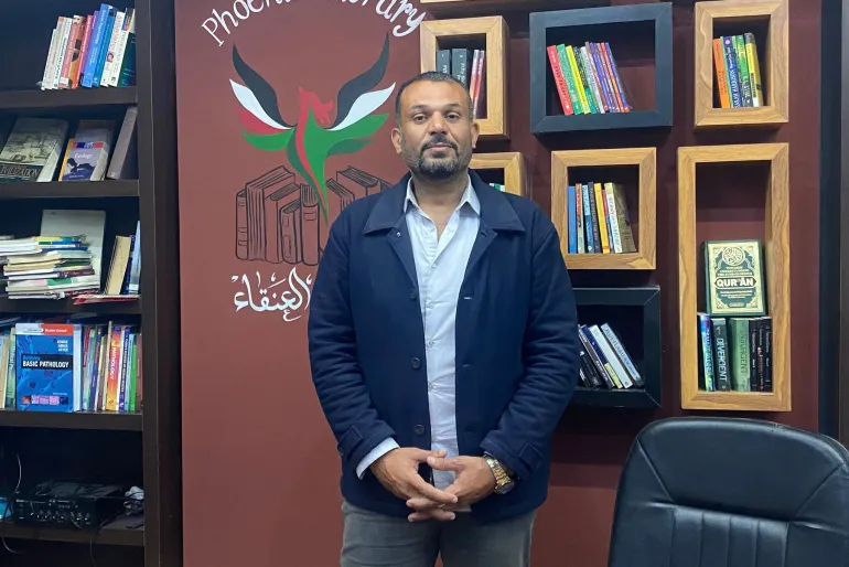 صورة رقم (4) فلسطين- غزة- شارع عمر المختار- مكتبة العنقاء- مشارك في تأسيس المكتبة د.حسام حمد خلال حفل افتتاحها- 21 إبريل 2026 إسراء الرّملي- خاص بالجزيرة نت.