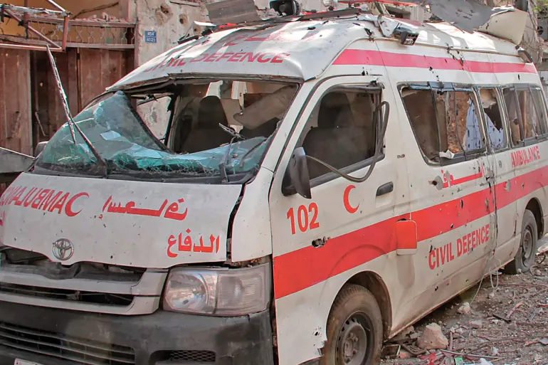 قطاع غزة فقد أكثر من نصف مركبات الإسعاف البالغ عددها الإجمالي نحو 200 مركبة (مواقع التواصل)