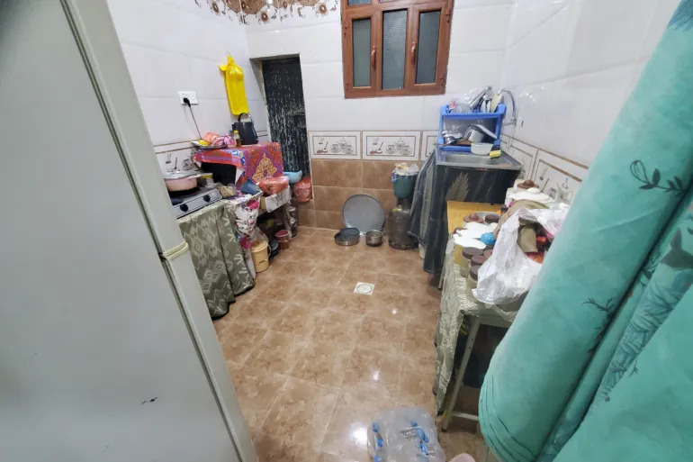 من داخل أحد البيوت المؤجرة2