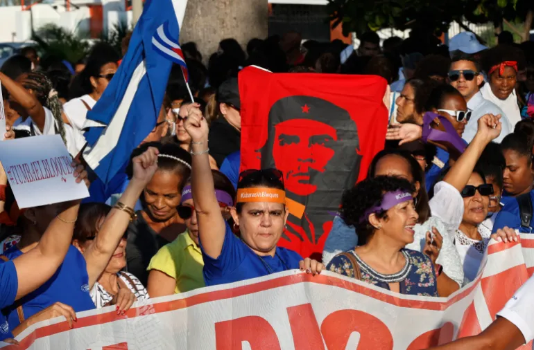 epa12873741 People demonstrate against US sanctions and the ongoing oil blockade, at Mariana Grajales Park in Havana, Cuba, 07 April 2026. The United States has prevented oil shipments to the island over the past three months, causing its electrical grid to collapse multiple times, an essential service paralyzation and a diplomatic stalemate. EPA/ERNESTO MASTRASCUSA