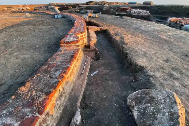 كتشاف بقايا معبد يعود لأكثر من ألفي عام في سيناء بمصر @Credit: Ministry of Tourism and Antiquities