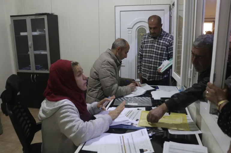 تقديم مكتومي القيد لطلباتهم