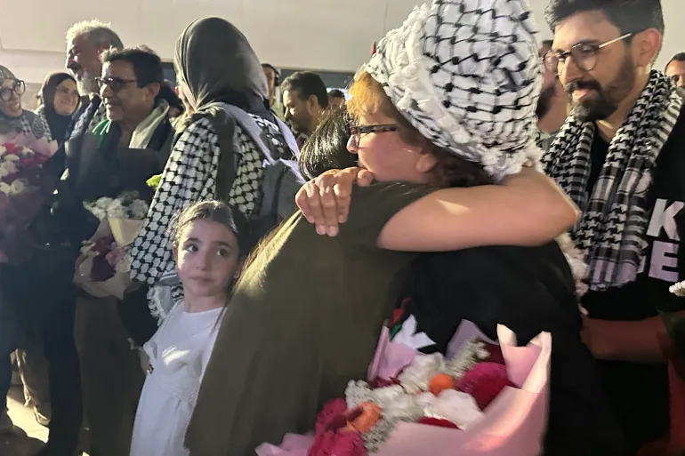 الصور 9 و10 / الطبيبة الدرازي: رمى الإسرائيليون ناشطة فرنسية بالرصاص وتركوها دون تدخل طبي/ مصدر الصورة: الجزيرة