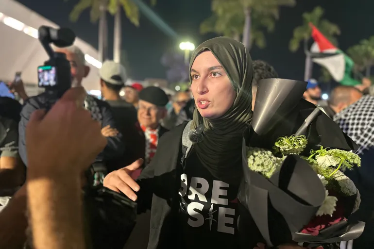 الصور 9 و10 / الطبيبة الدرازي: رمى الإسرائيليون ناشطة فرنسية بالرصاص وتركوها دون تدخل طبي/ مصدر الصورة: الجزيرة