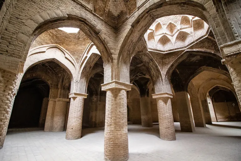 جامع أصفهان الكبير، أقدم مجمع معماري ديني في إيران Source: mehrnews.com حامد وكيلي