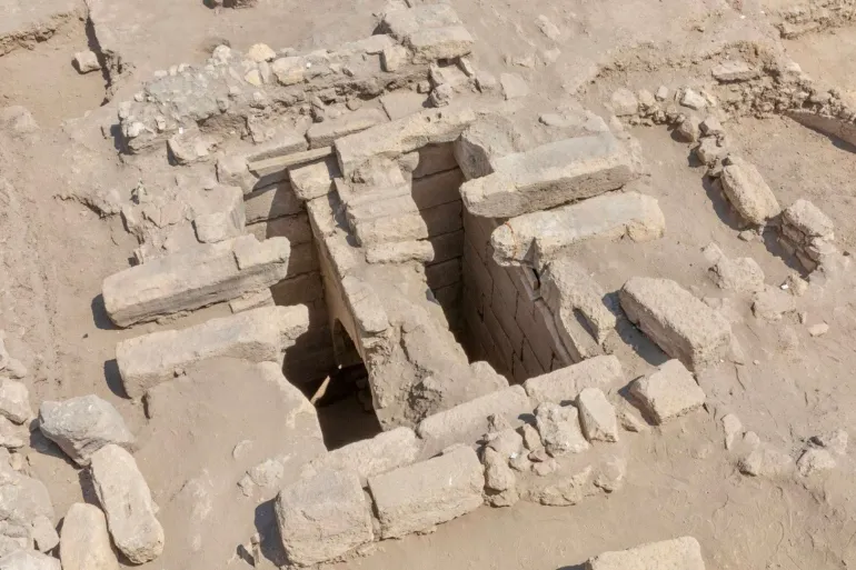 الكشف عن نظام مائي متكامل وبقايا مسجد مملوكي بمحيط قلعة صلاح الدين الأيوبي - وزارة السياحة والآثار المصرية