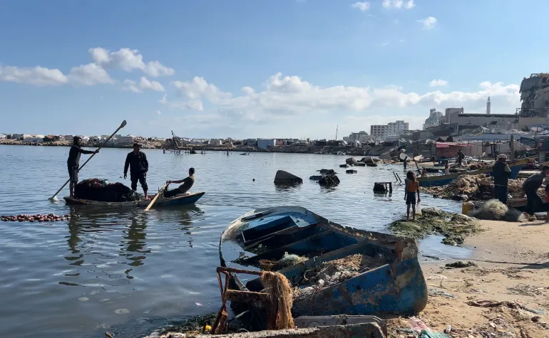 22- فلسطين –غزة- 27 فبراير 2025-تصوير ياسر البنا-الجزيرة نت-شلل شبه كلي أصاب قطاع صيد الأسماك جراء منع الاحتلال للصيادين من النزول للبحر وتدمير قواربهم