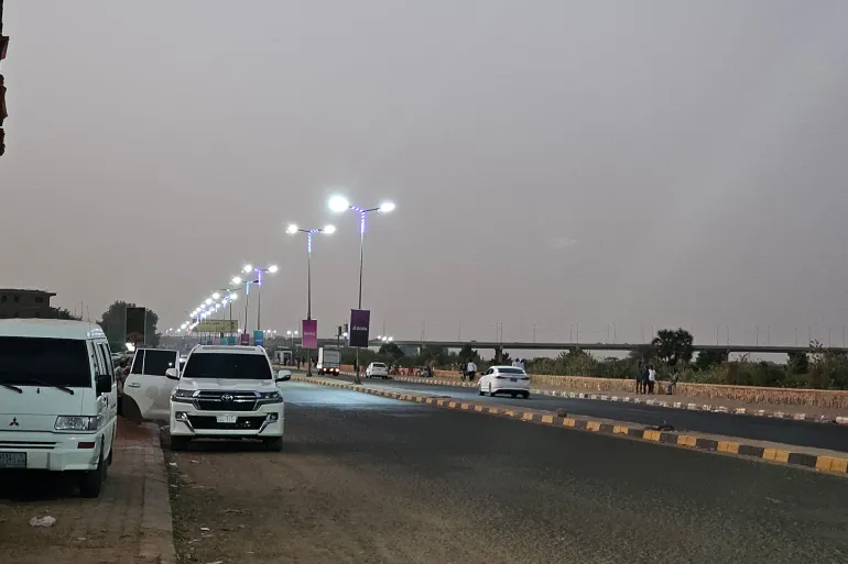 إنارة شارع النيل أمدرمان