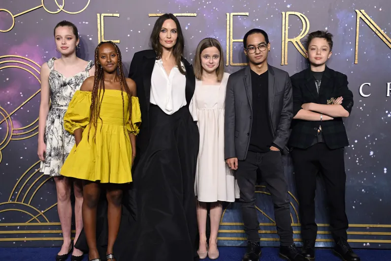 LONDON, ENGLAND - OCTOBER 27: (L-R) Shiloh Jolie-Pitt, Zahara Jolie-Pitt, Angelina Jolie, Vivienne Jolie-Pitt, Maddox Jolie-Pitt and Knox Jolie-Pitt attend the "The Eternals" UK Premiere at BFI IMAX Waterloo on October 27, 2021 in London, England. (Photo by Karwai Tang/WireImage)