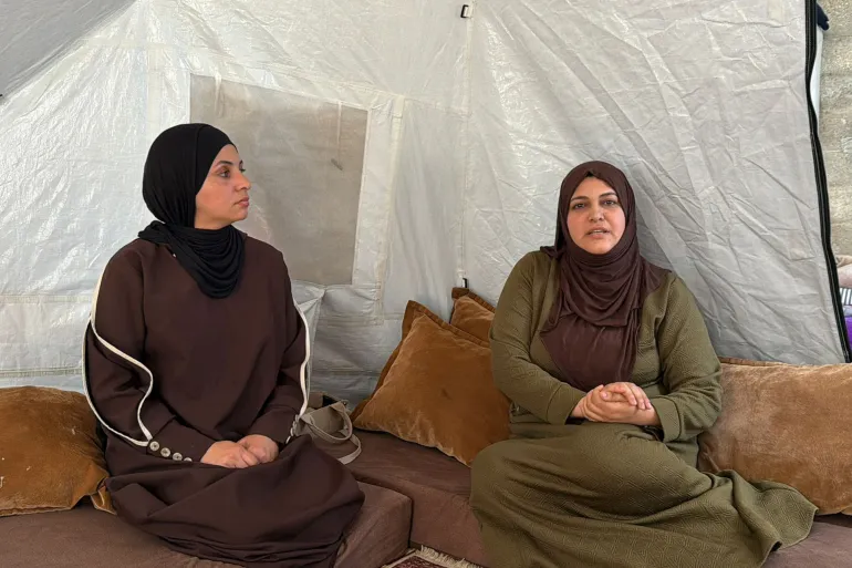 النازحة ندى جابر يمين تتحدث عن وجعها وألمها وأسباب توثيقها لشهادتها في كتاب "شهادات النازحين: حكايات لم تكتمل"،