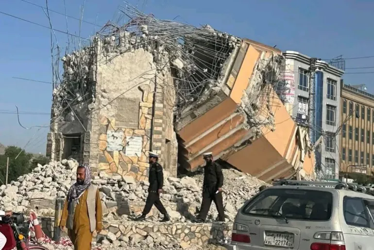 _بقايا «منار نجات» في كابل بعد عمليات الإزالة المرتبطة بمشروع إنشاء الجسر الجديد. (المصدر : المراسل - تم اخذ الصور من اصحابها )