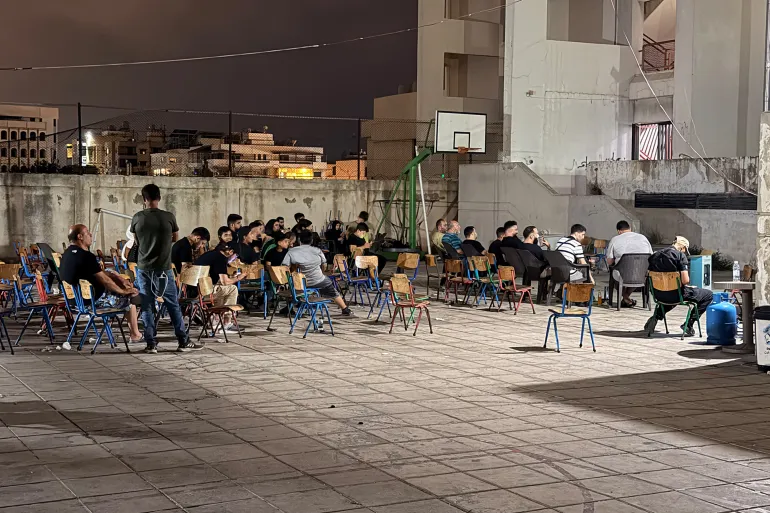 يفرض شغف كرة القدم حضوره في لبنان رغم الحرب