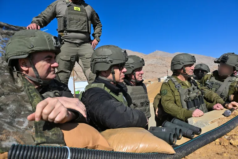 نتنياهو وقيادة الجيش الإسرائيلي زامير وكاتس يتفقدون مواقع جبل الشيخ المحتلة. (جميع الصور تصوير المتحدث باسم الجيش الإسرائيلي التي عممها للاستعمال الحر لوسائل الإعلام)