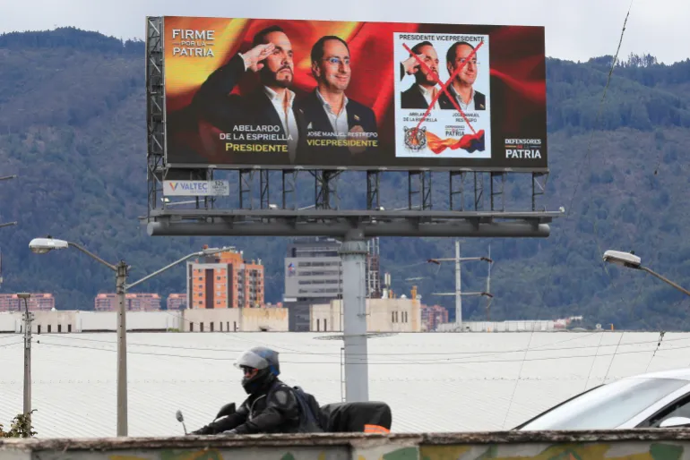 epa13005345 An election campaign billboard for Colombian presidential candidate Abelardo de la Espriella is displayed in Bogota, Colombia, 30 May 2026. Colombia will hold the first round of its presidential elections on 31 May, to determine the successor to incumbent President Gustavo Petro, who is constitutionally barred from seeking a second term. EPA/CARLOS ORTEGA