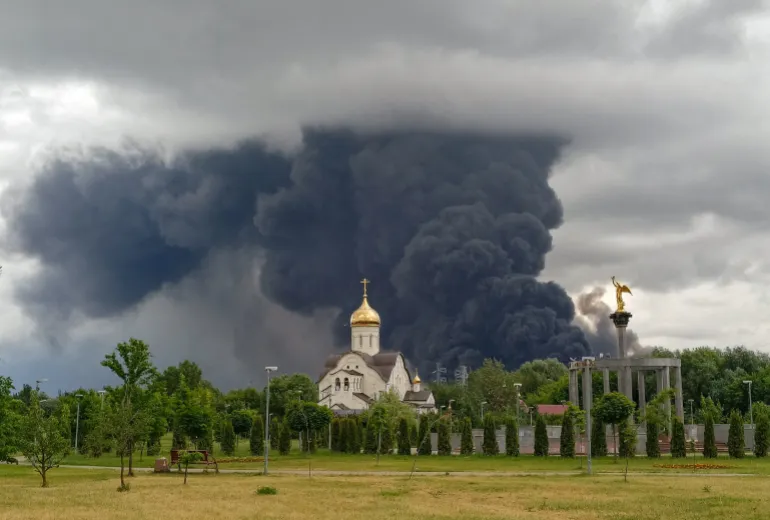 Smoke rises from an oil refinery following a Ukrainian drone attack in the course of Russia-Ukraine conflict, in Moscow, Russia, June 18, 2026, in this picture obtained from social media. SOCIAL MEDIA/via REUTERS THIS IMAGE HAS BEEN SUPPLIED BY A THIRD PARTY.
