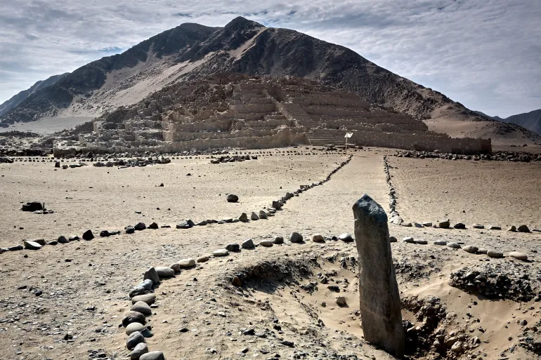 L'exploration du berceau de la civilisation dans les Amériques.Caral, l'une des plus anciennes villes du monde, date de plus de 5000 ans. Ses pyramides et ses structures complexes nous rappellent l'ingéniosité et la résilience